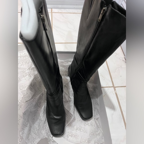 Black Leather Boots with Comfortable Fit and Stylish Design - Picture 10 of 12